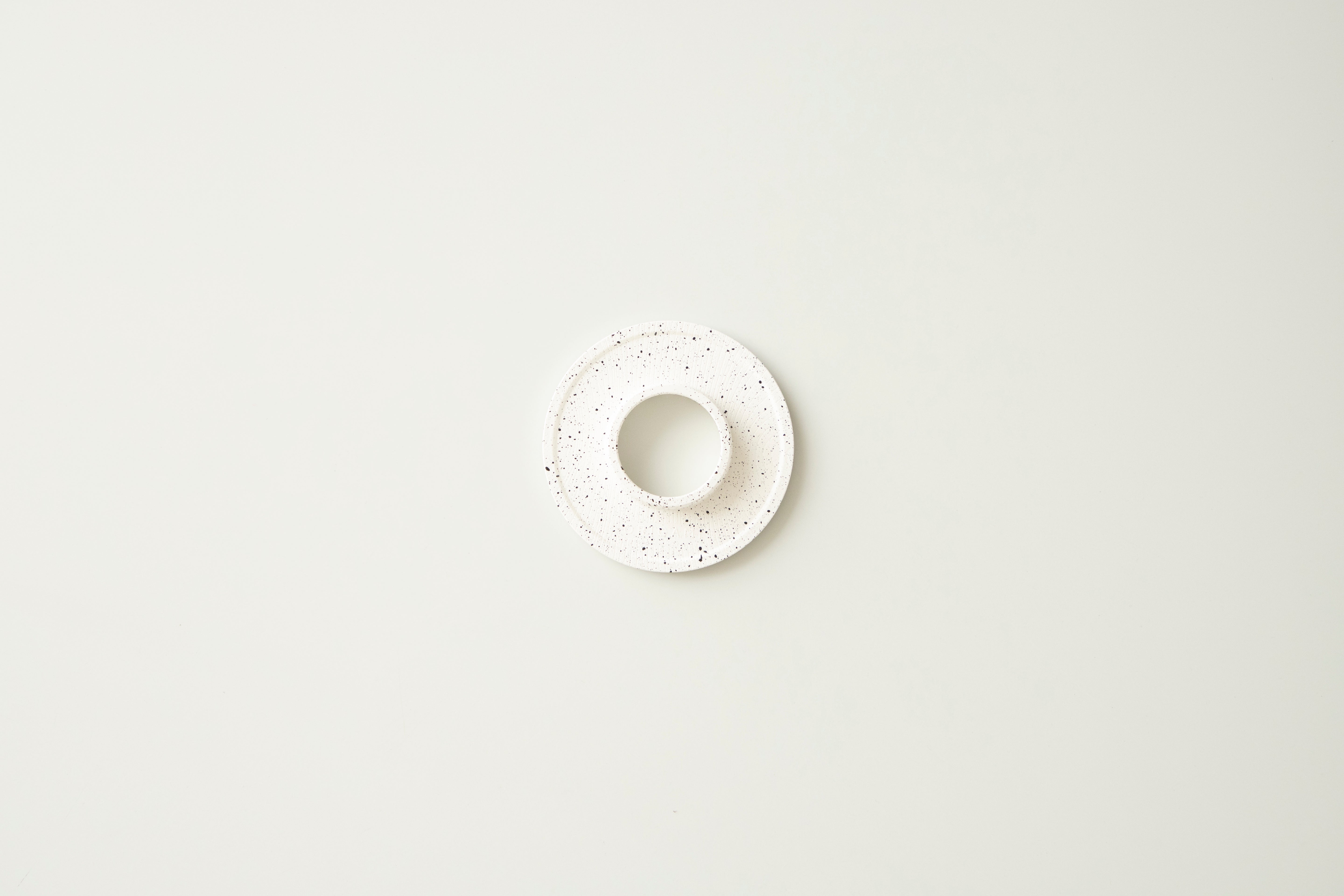 "ORIGAMI"
Dripper holder [Grain White x Black]